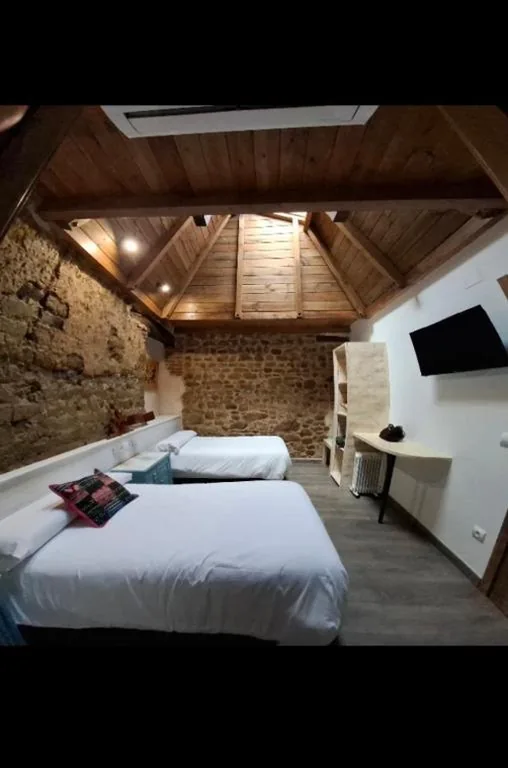 Camera doppia con letti singoli — Hostal La Medina de Camponaraya