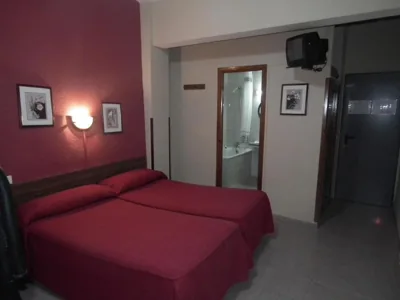 Hostal La Muralla — photo 9