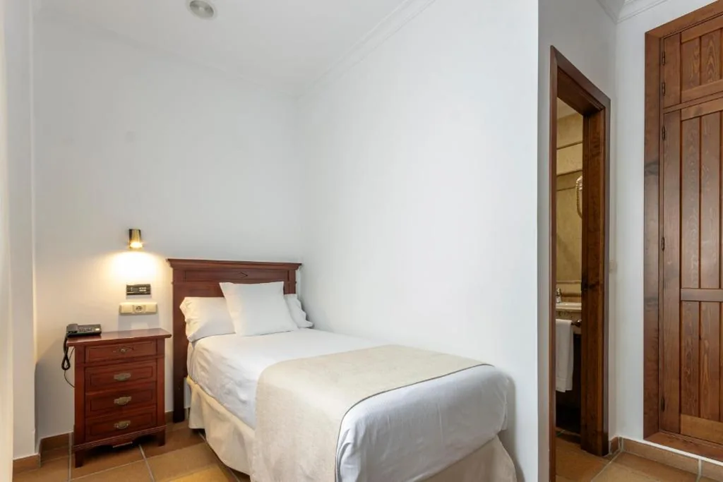 Chambre Simple — Hostal La Muralla