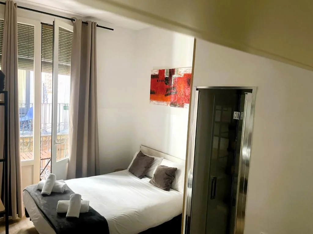 Habitación Doble con baño privado externo — Hostal la Palmera