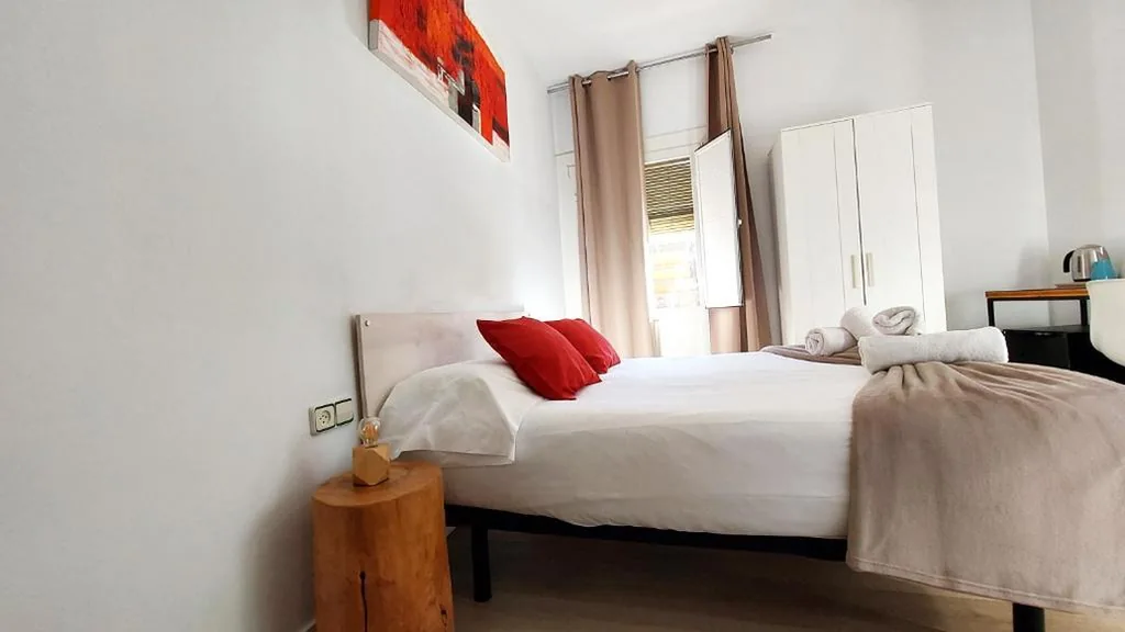 Habitación Doble con baño privado — Hostal la Palmera