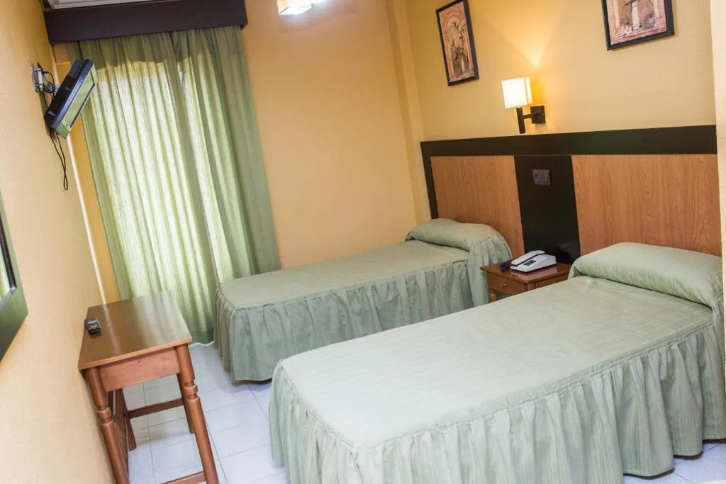 Camera doppia con letti singoli — Hostal La Palmera