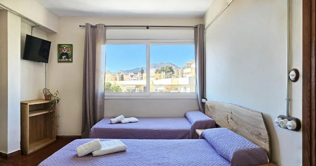 Chambre double - 2 lits — Hostal La Palmera