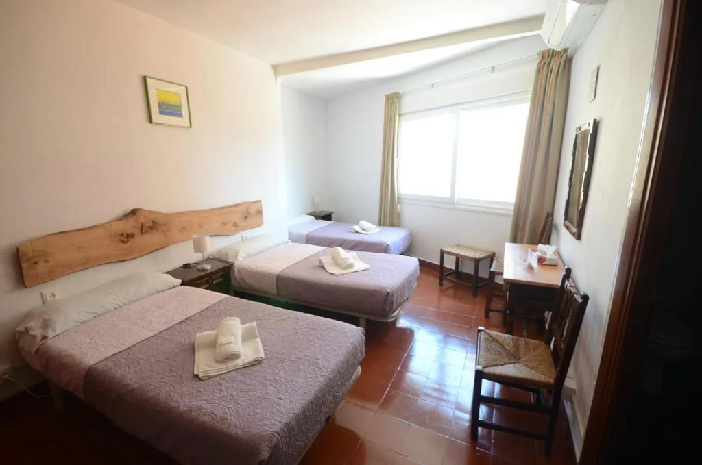Chambre triple — Hostal La Palmera
