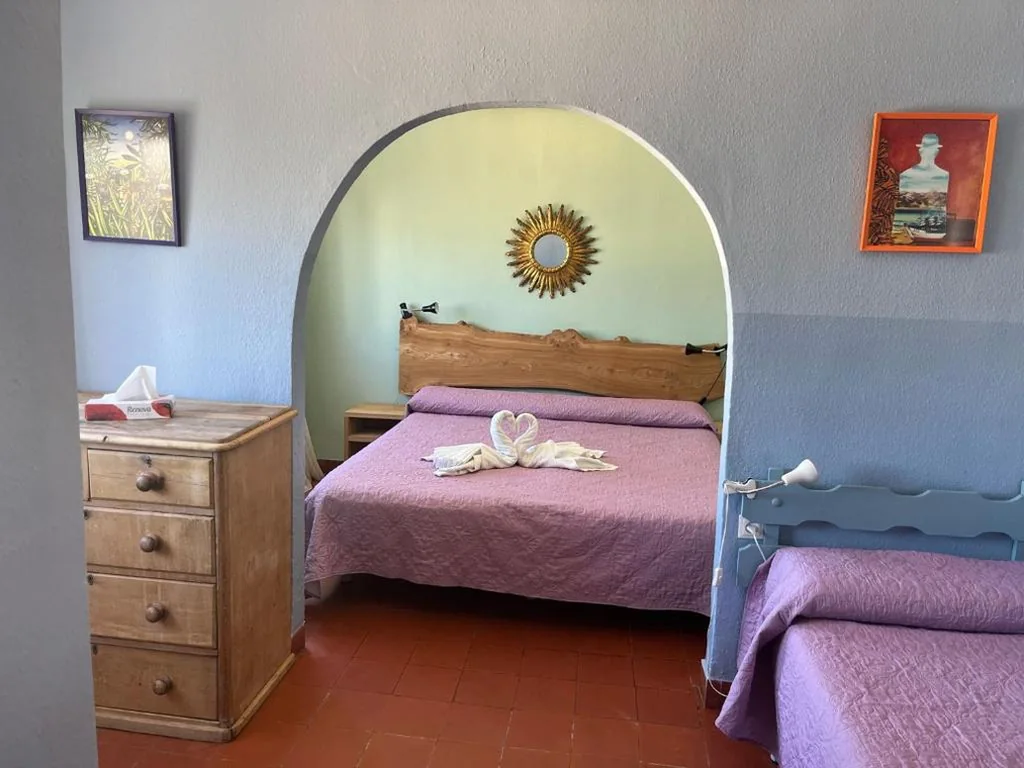 Chambre triple supérieure — Hostal La Palmera