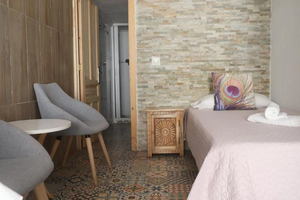 ベーシックトリプルルーム — Hostal La Paloma I