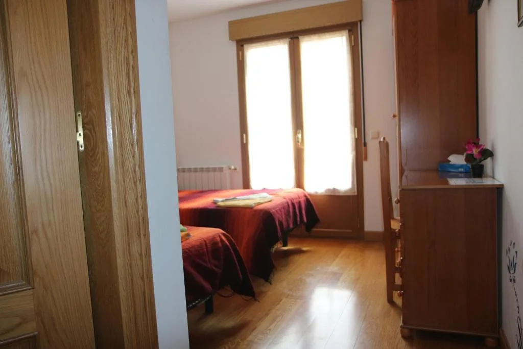 带露台的双人间 - 1张或2张床 — Hostal La Plaza