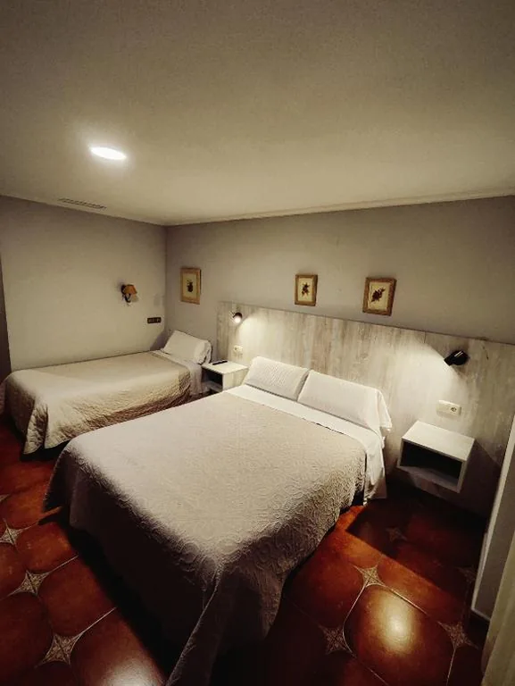 Standard Triple Room — Hostal La Posada