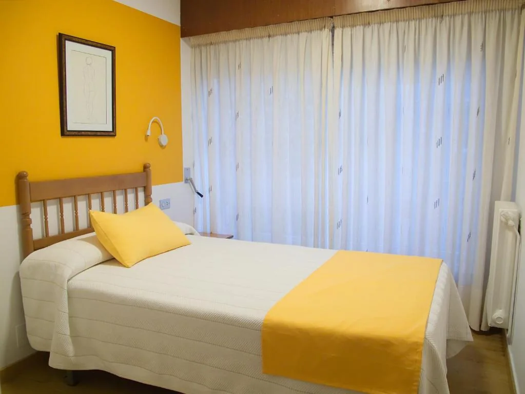 Habitación Individual — Hostal La Provinciana