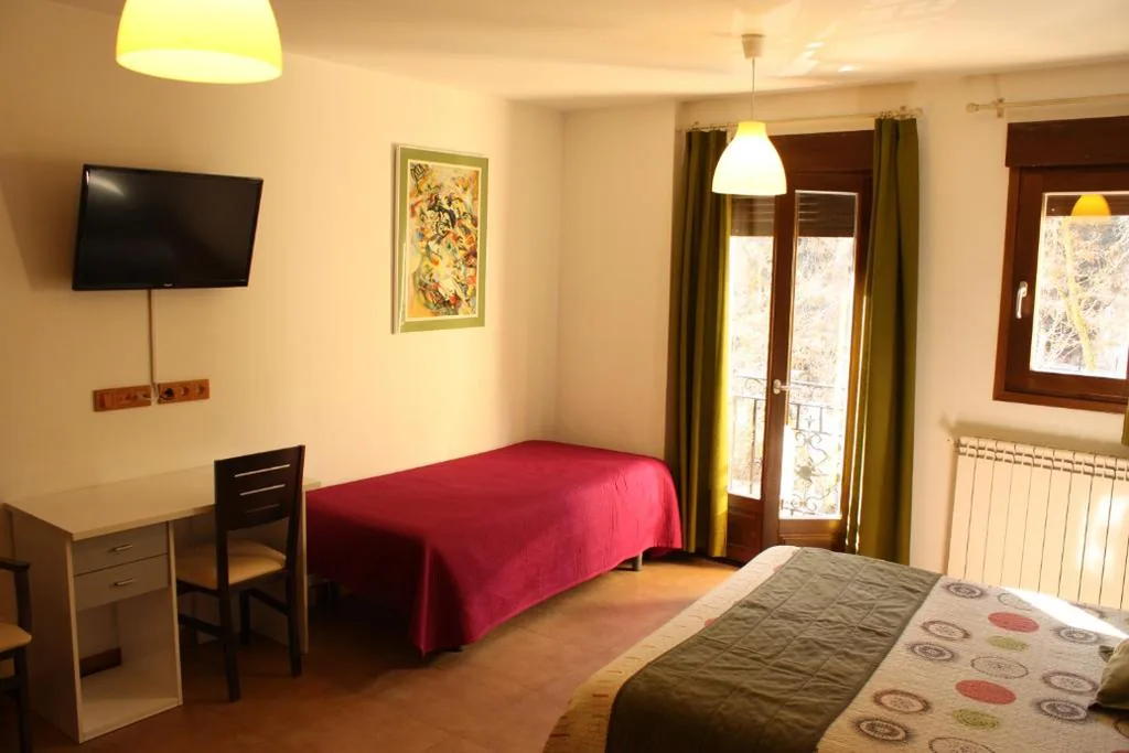 トリプルルーム（大人3名） — Hostal La Ribera del Júcar