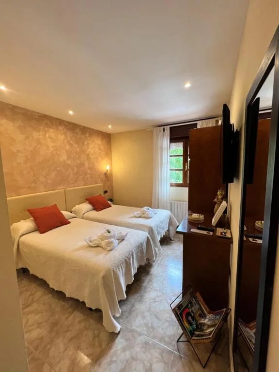 Standard-Doppelzimmer mit 2 Betten — Hostal La Ruta