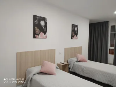 hostal la taurina — foto 2