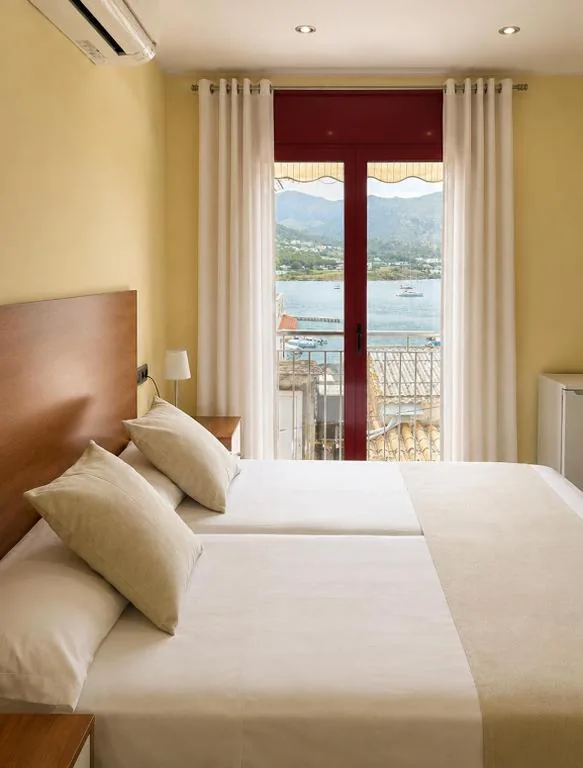 Hostal La Tina