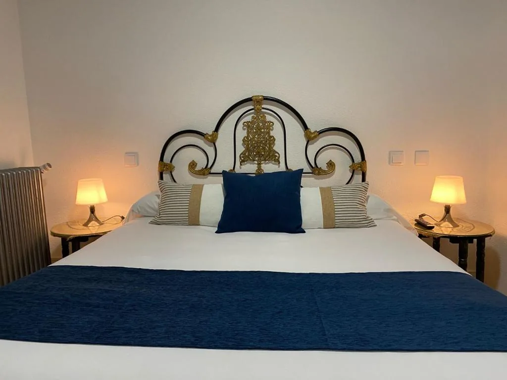 Tweepersoonskamer — Hostal La Trucha Sanabria