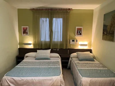 Hostal La Vila — Foto 2