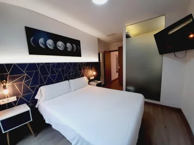 Hostal Laia by gaiarooms — Foto 9