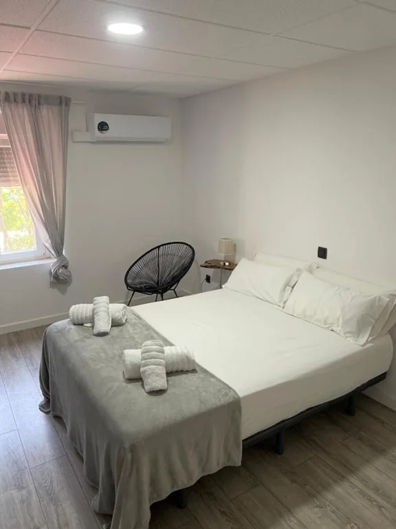 Quarto Duplo com casa de banho privativa — Hostal Las Cruceras