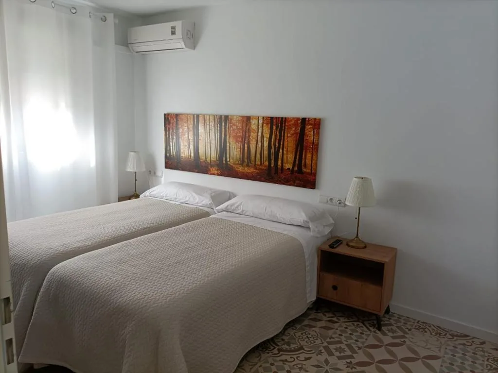 Tweepersoonskamer met eigen badkamer - 1 of 2 bedden — Hostal Las Encinas