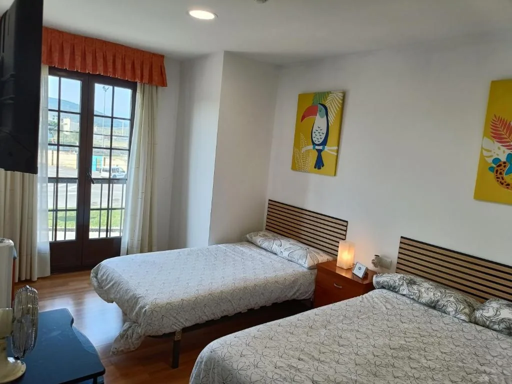 Hostal Las Eras-Grupo Rosa Azul