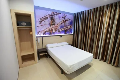 Hostal Las Flores Ramblas — foto 2