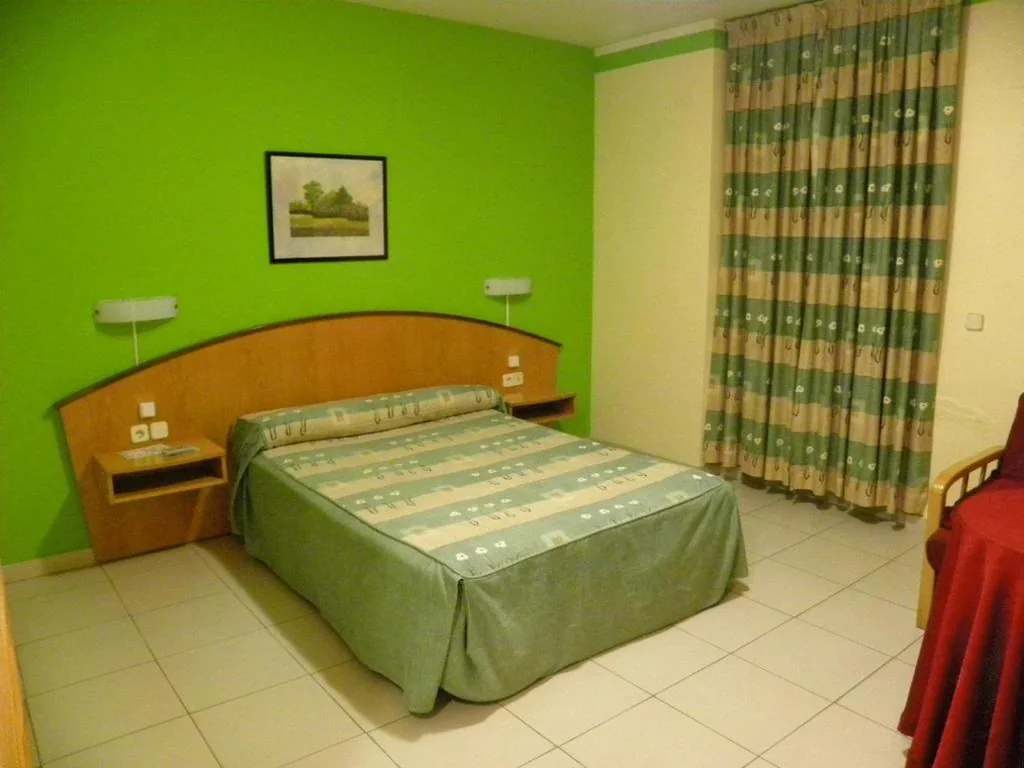 Camera doppia - 1 o 2 letti — Hostal Las Fuentes