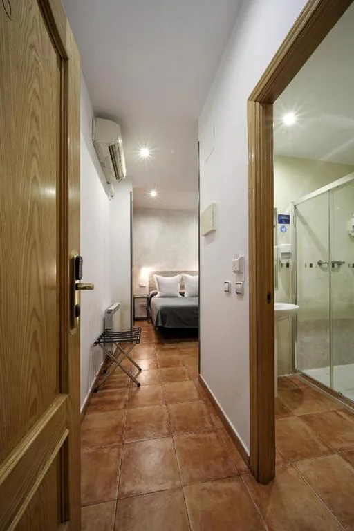 Camera matrimoniale Comfort interna — Hostal Las Fuentes