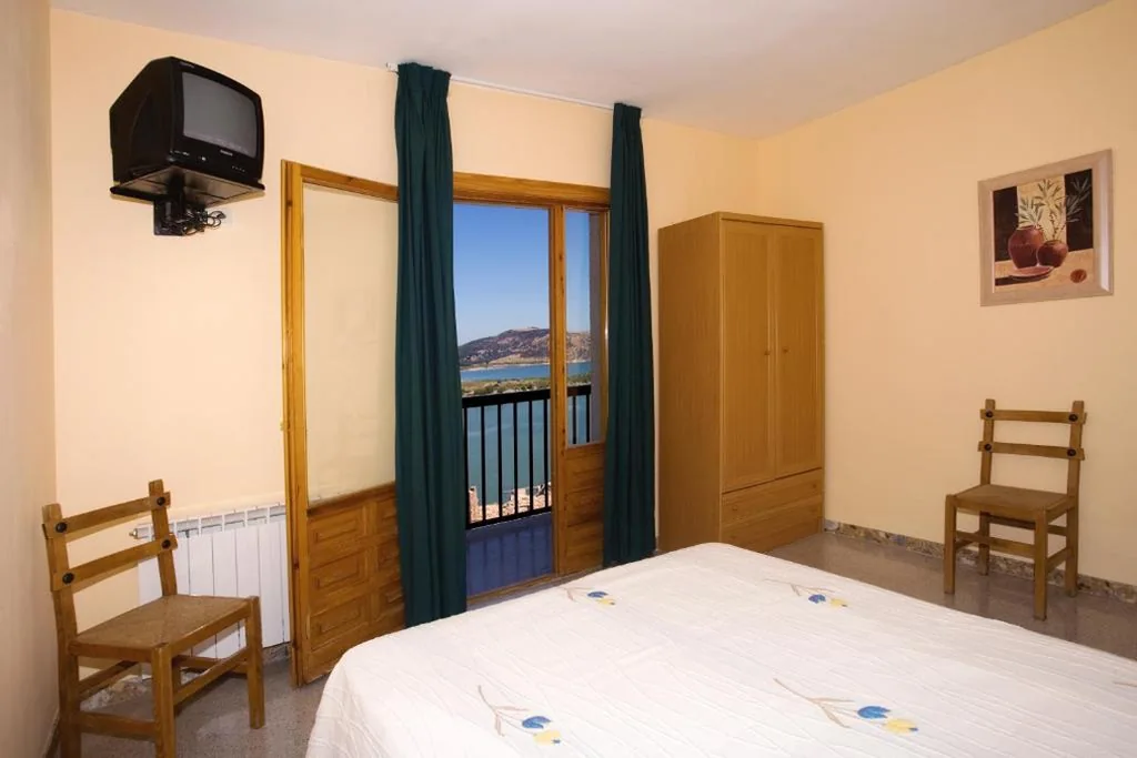 Chambre double classique avec balcon - 1 ou 2 lits — Hostal Las Rumbas