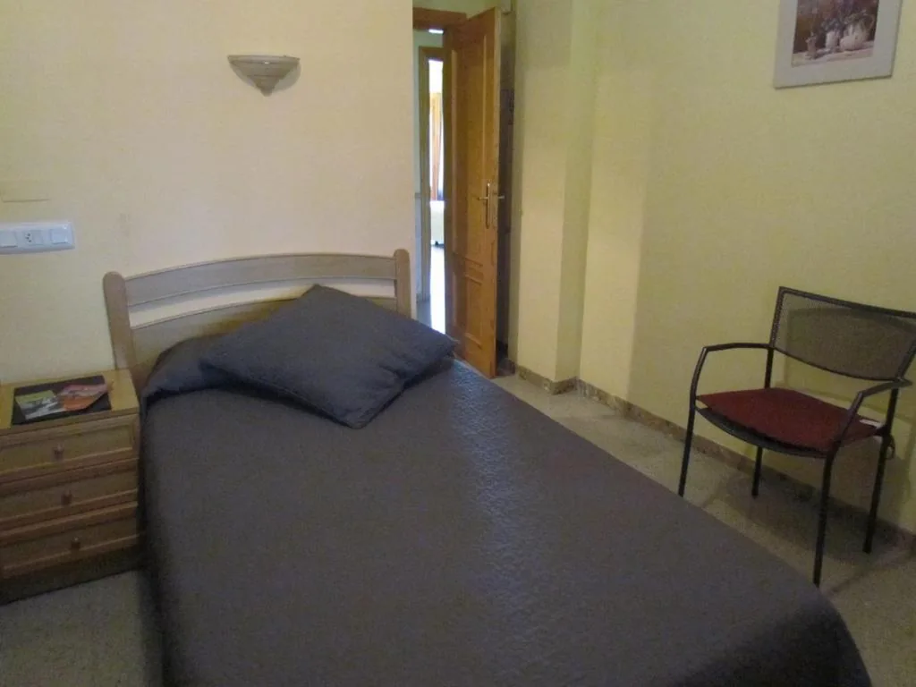 Chambre individuelle basique avec salle de bains — Hostal Las Rumbas