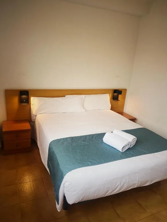 Habitación Doble Cozy - 2 camas — Hostal Legaz