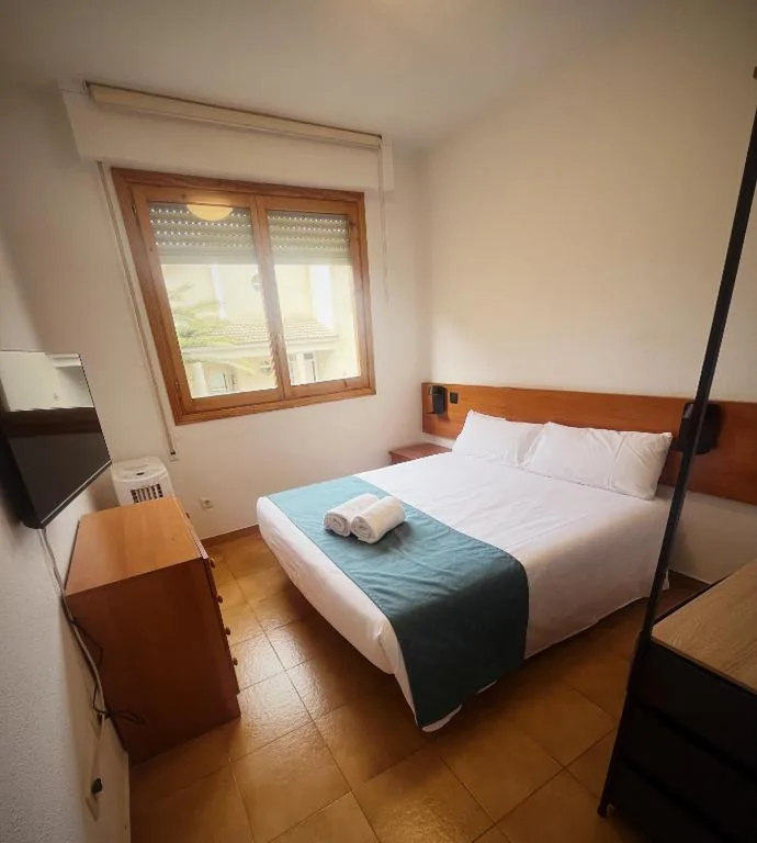 Habitación Doble Estándar — Hostal Legaz