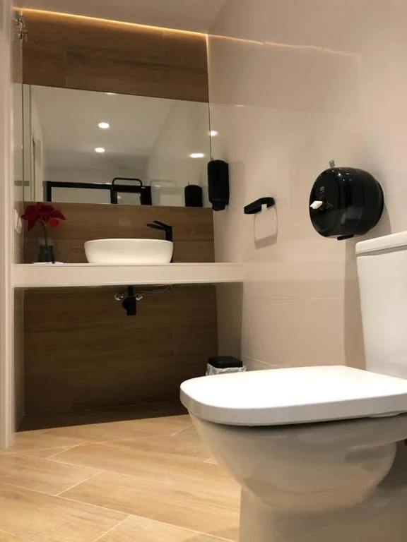 Habitación Doble Deluxe - 1 o 2 camas — Hostal León