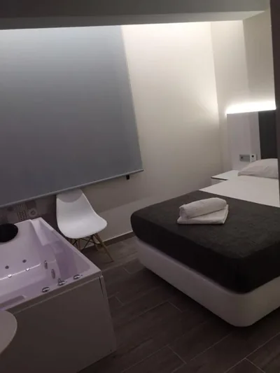 HOSTAL LETTO DAL MARE — Foto 7