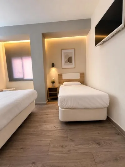 HOSTAL LETTO DAL MARE — Foto 8