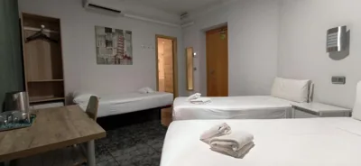 Hostal Levante Barcelona — Foto 7