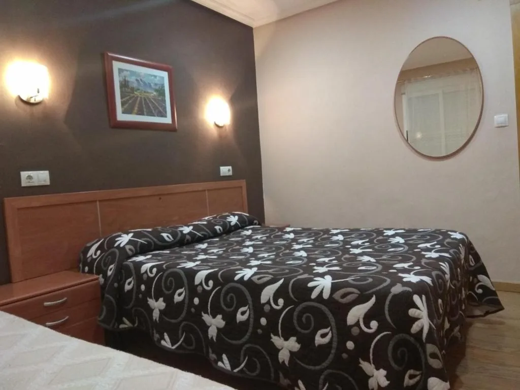 Camera doppia economica — Hostal Lido