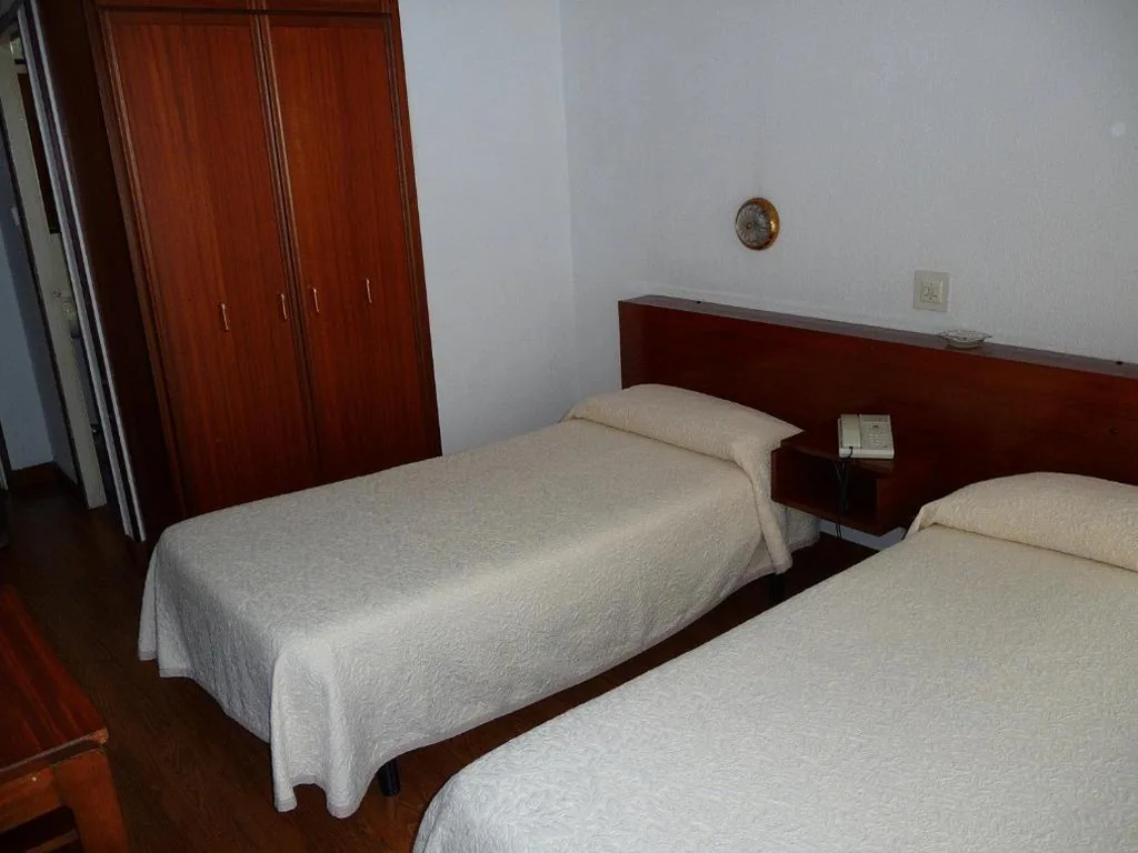 Camera doppia - 1 o 2 letti — Hostal Liebana