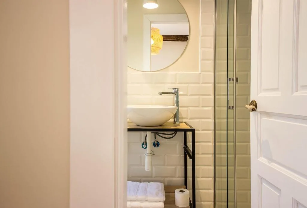 Habitación Doble — Hostal Lierganes Fluviarium Rooms