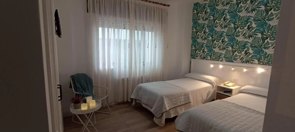 Camera doppia - 2 letti — Hostal Linar