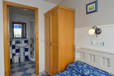 Hostal Linares — photo 11