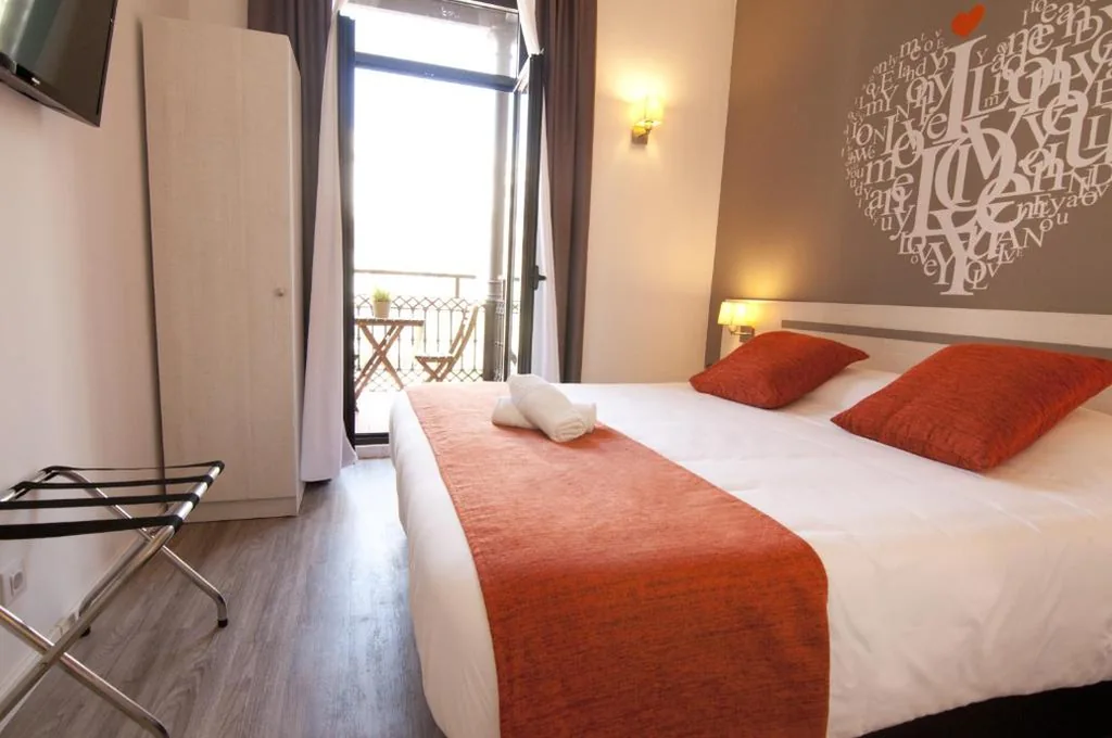 Quarto Duplo - 1 ou 2 camas — Hostal Live Barcelona