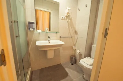Hostal Live Natura Barcelona — Foto 3