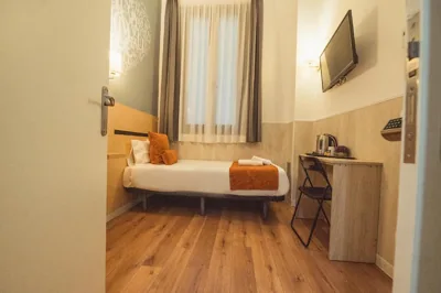 Hostal Live Natura Barcelona — Foto 5