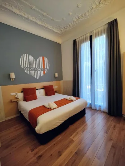 Hostal Live Natura Barcelona — Foto 10