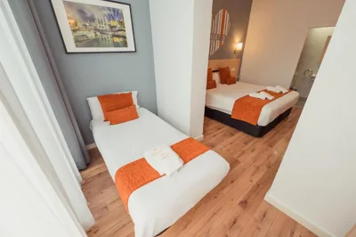 Hostal Live Natura Barcelona — Foto 12
