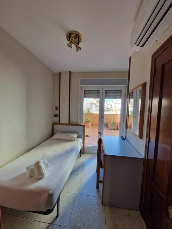 Einzelzimmer — Hostal Lizana 2