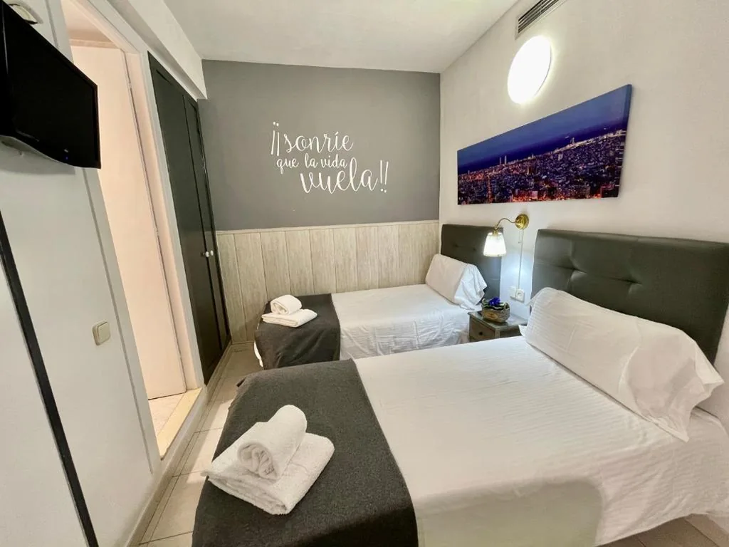 Habitación Doble - 2 camas — Hostal Lleida