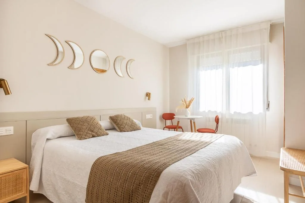 Habitación Doble Estándar — Hostal Lóbrega