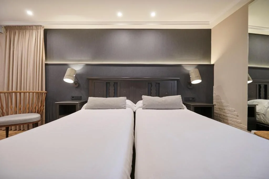 Tweepersoonskamer — Hostal Lola