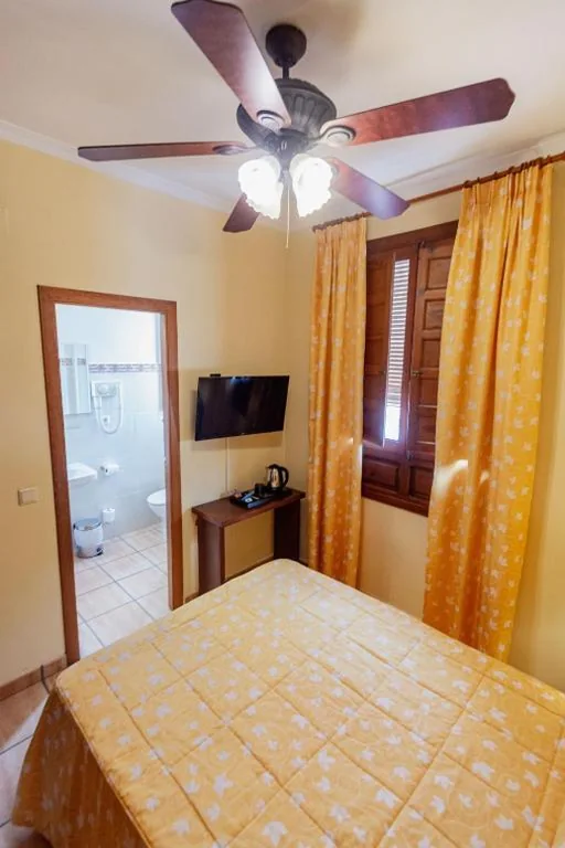 Camera Singola — Hostal Loreto
