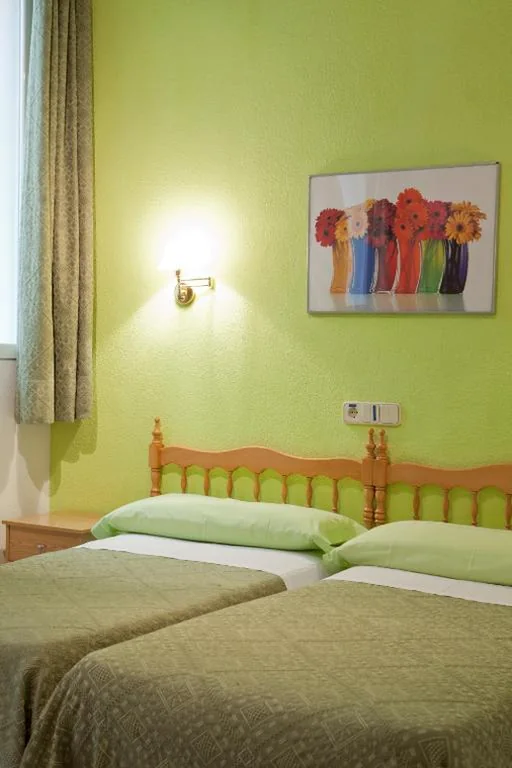 ツインルーム — Hostal Los Alpes